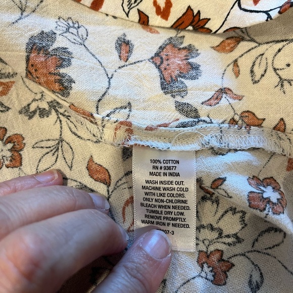 🌸ANA floral peasant blouse, size S - Picture 3 of 9